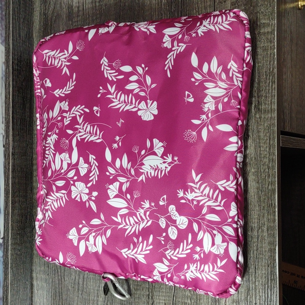 Lug® "Ranger XL" Packable Botanical Print Tote Bag - Picture 16 of 16
